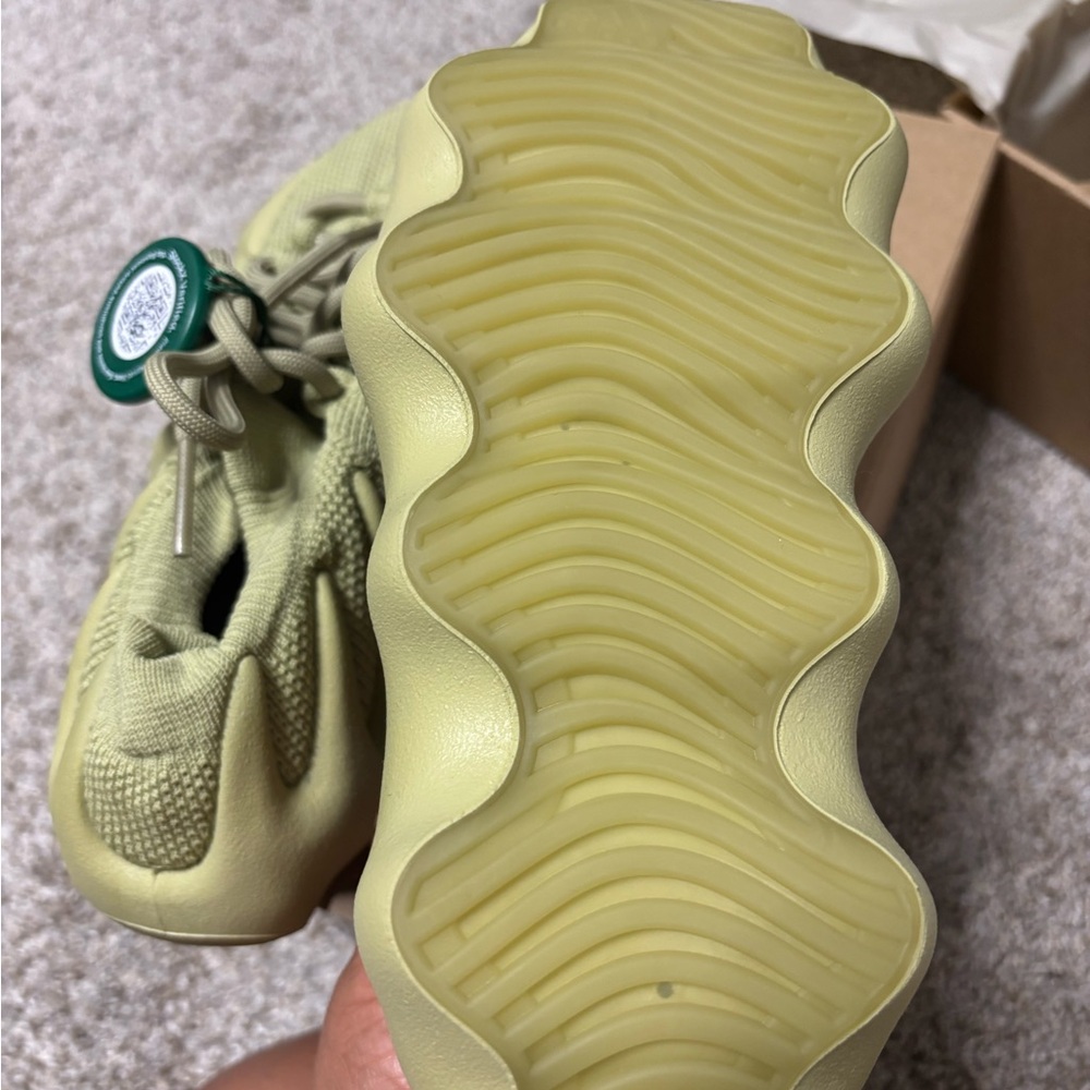 Yeezy RESIN Sneakers - Picture 3 of 4